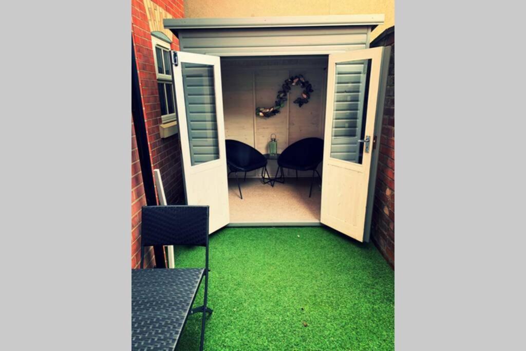 Boutique Townhouse Uphill Lincoln Villa ภายนอก รูปภาพ